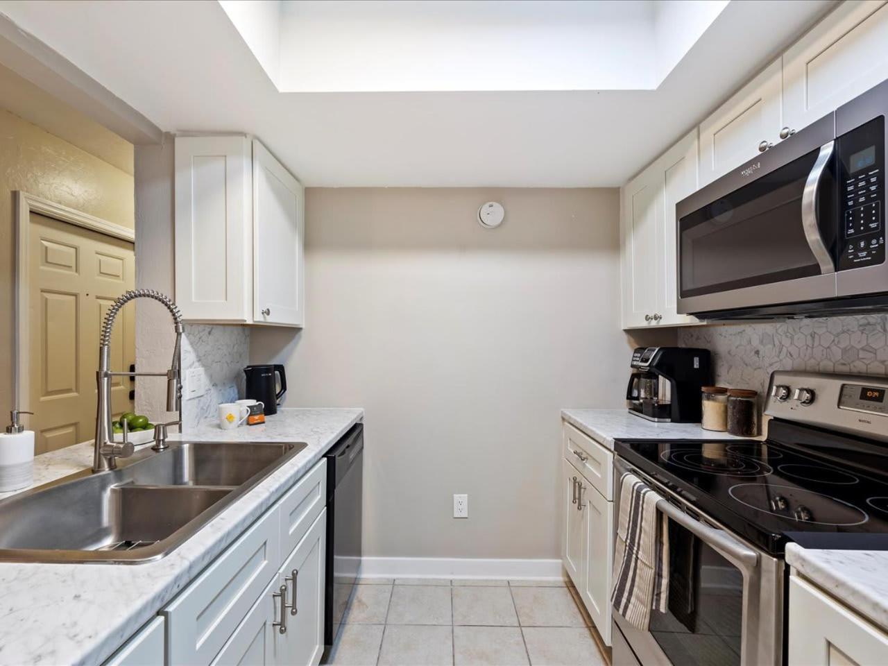 Artist'S Tower Townhome Just Renovated W Loft Гейнсвил Екстериор снимка